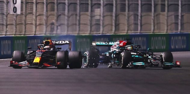 Ферстаппен и Хэмилтон столкнулись по ходу Гран-при Саудовской Аравии
