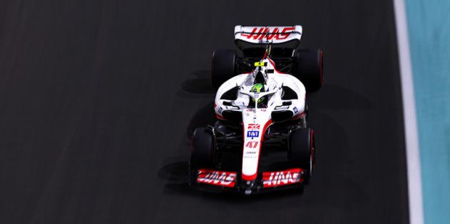 Мик Шумахер разбил болид и пропустит вторую тренировку на Гран-при Японии