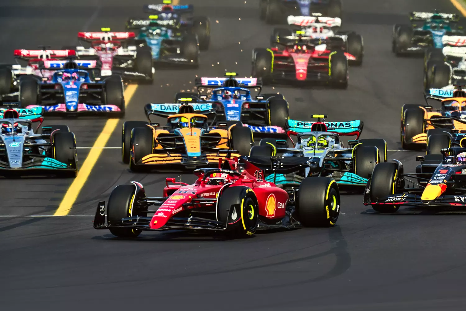 Скорость автомобилей формулы 1. Феррари f1 2022. F1 Grand prix 2023. Grand prix f1 2022. Ferrari f1-75.